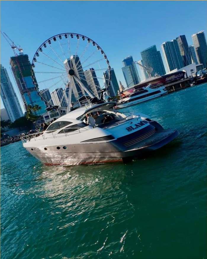 Pershing 55'