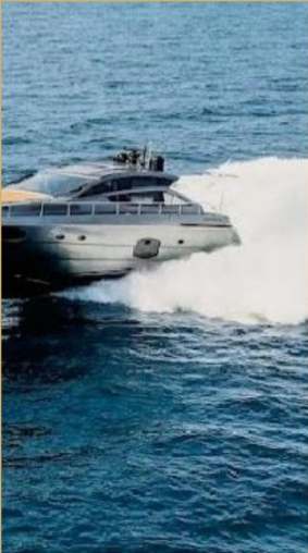 Pershing 62'